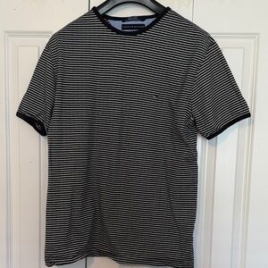 Vintage Tommy Hilfiger Men's Navy and White Striped Tee